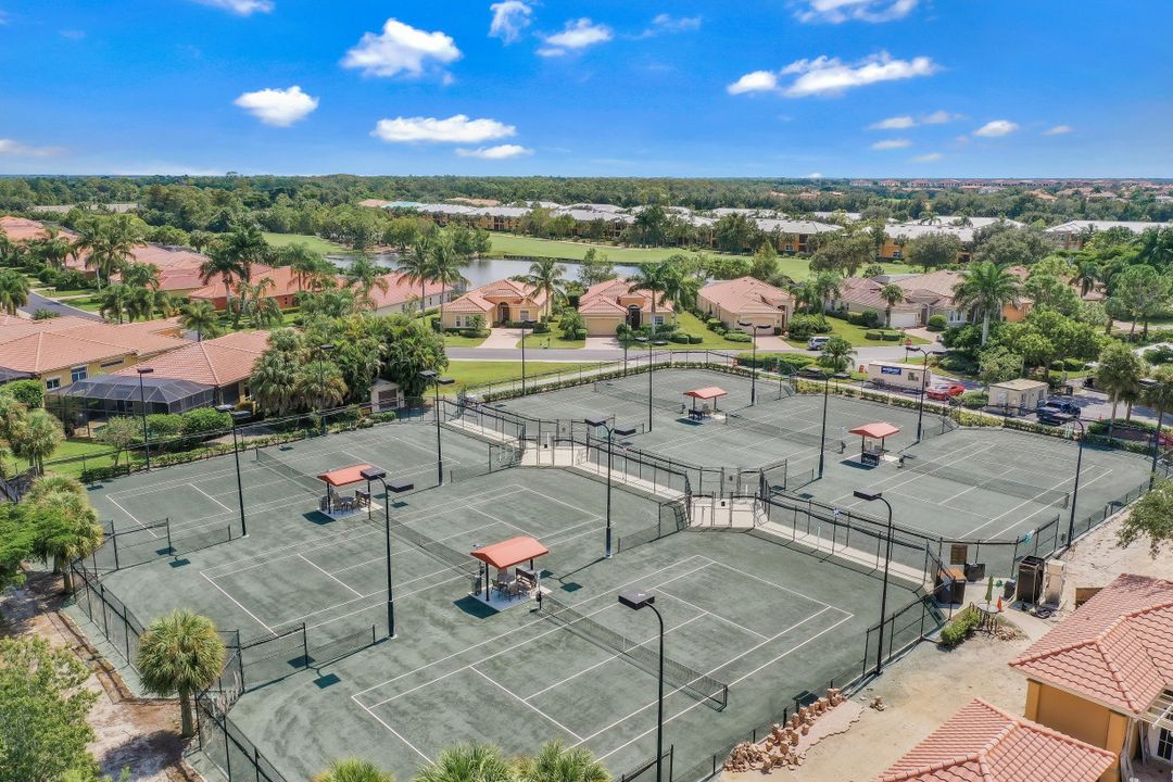 28637 Pienza Ct, Bonita Springs, FL 34135