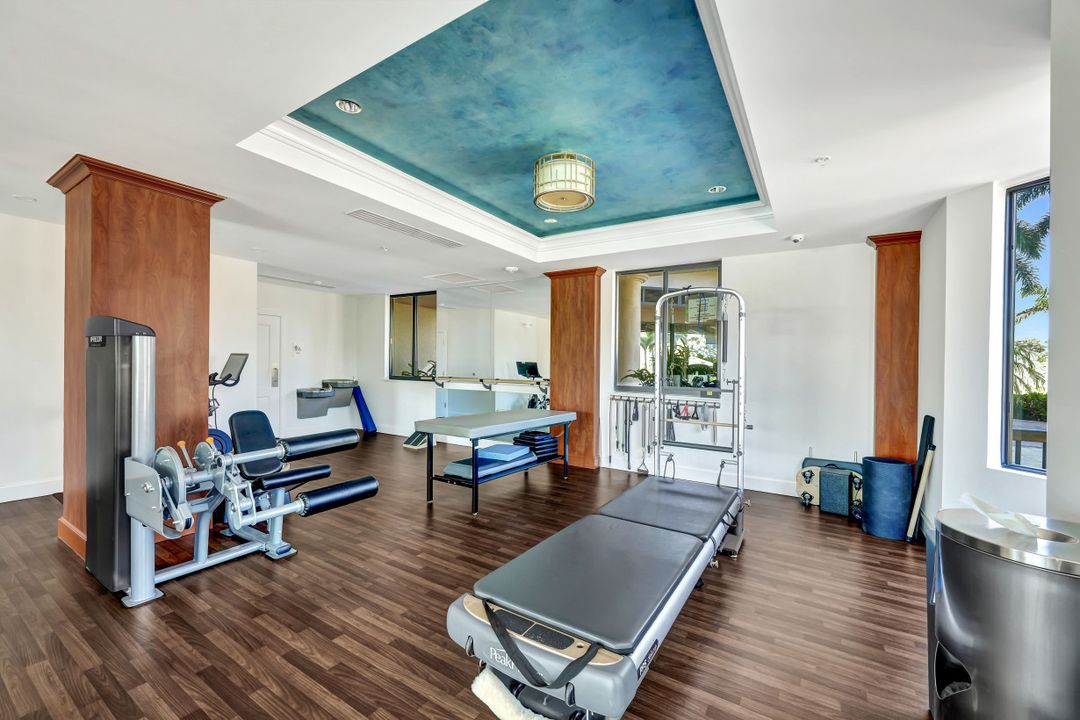 6075 Pelican Bay Blvd #406, Naples, FL 34108