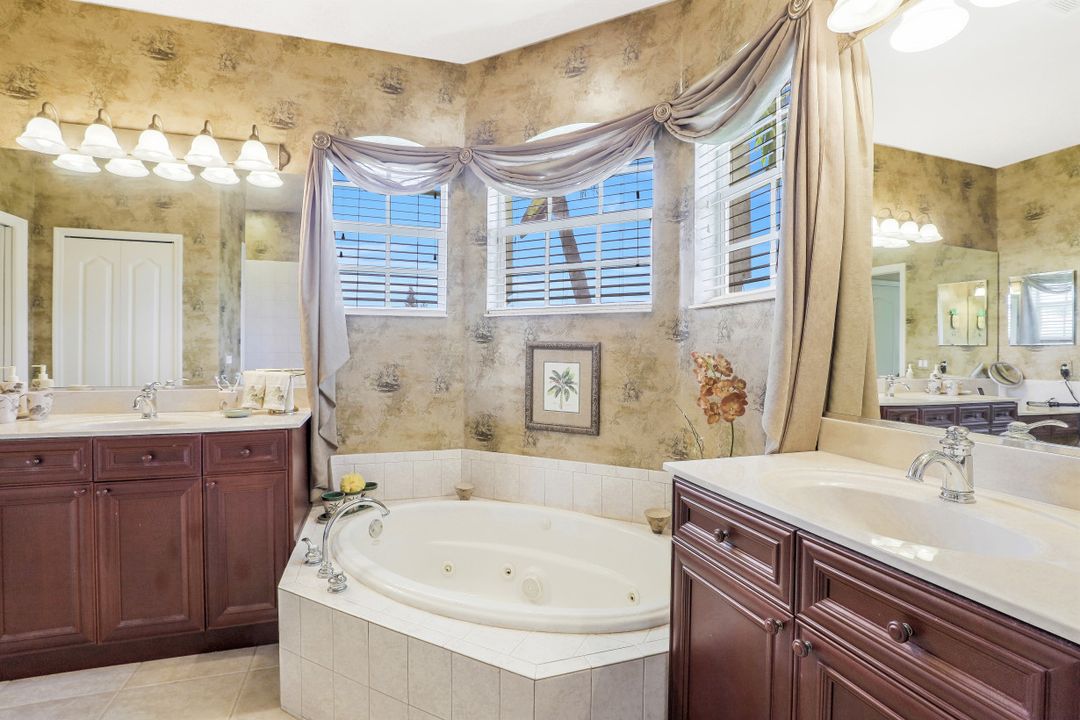 4141 SW 10th Ave, Cape Coral, FL 33914