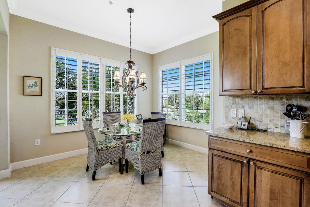 9201 Quartz Ln #202, Naples, FL 34120