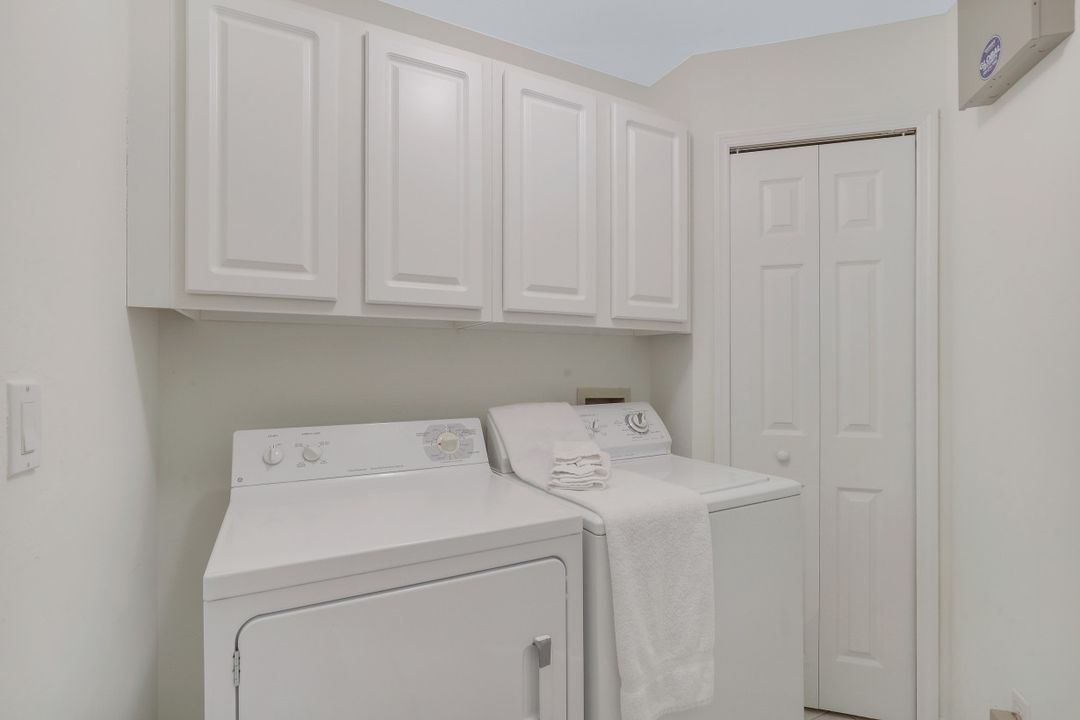 2140 Arielle Dr #407, Naples, FL 34109