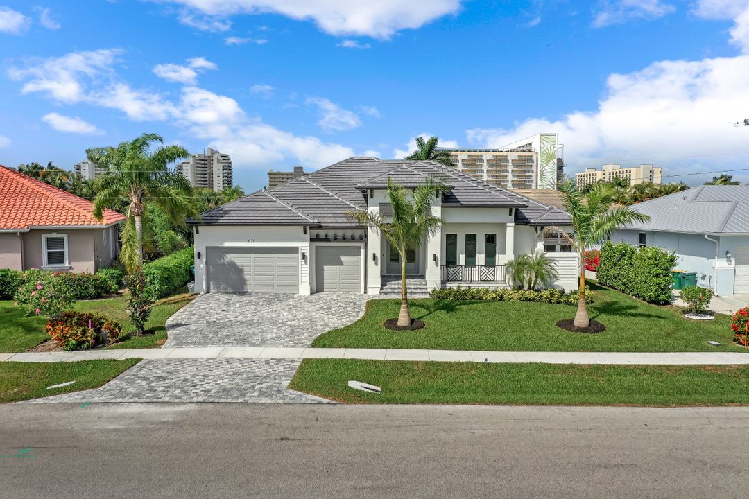 670 Amber Dr, Marco Island, FL 34145