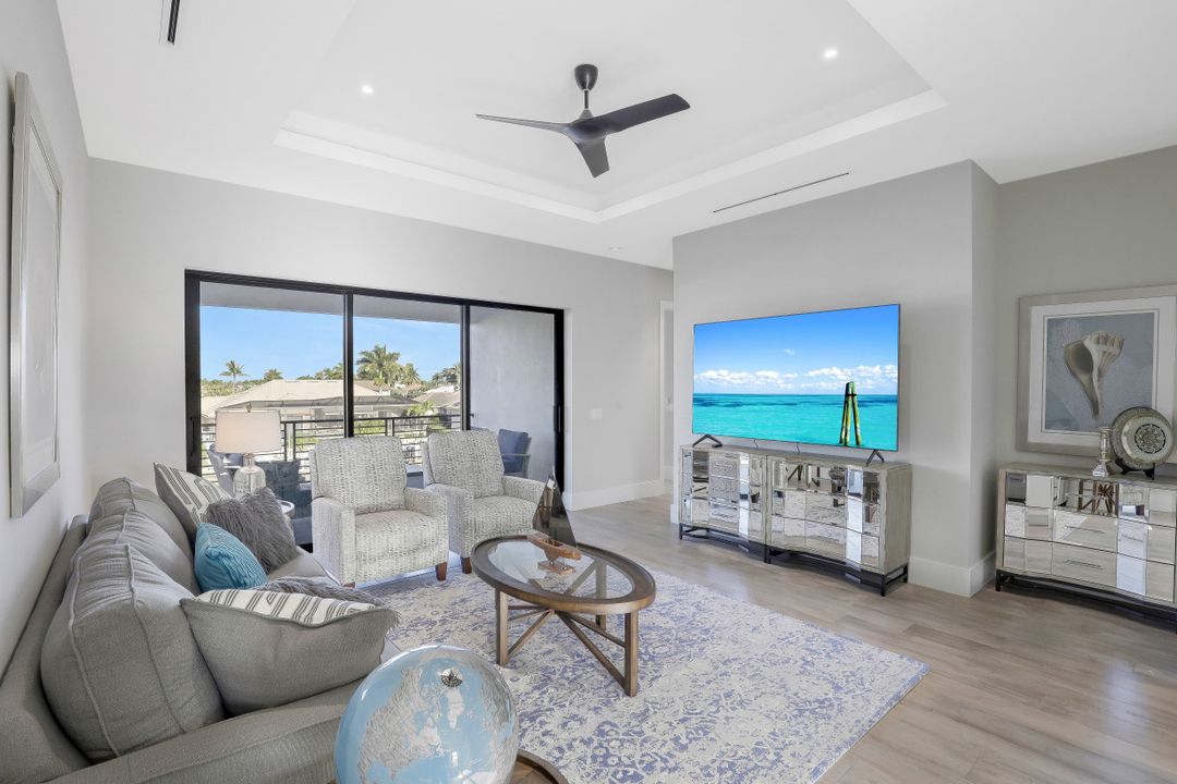 765 Pelican Ct, Marco Island, FL 34145