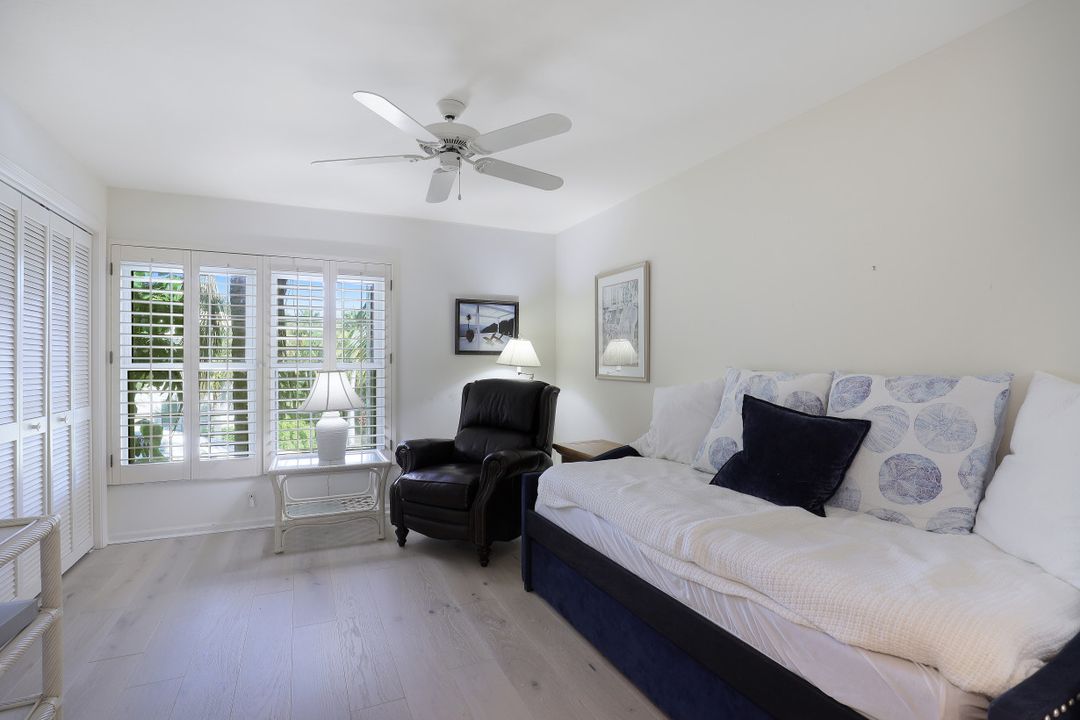 5895 Chanteclair Dr #122, Naples, FL 34108