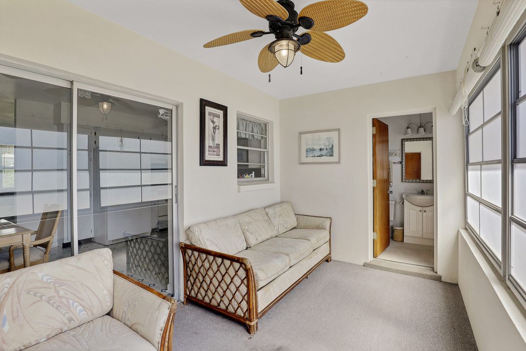 658 97th Ave N, Naples, FL 34108