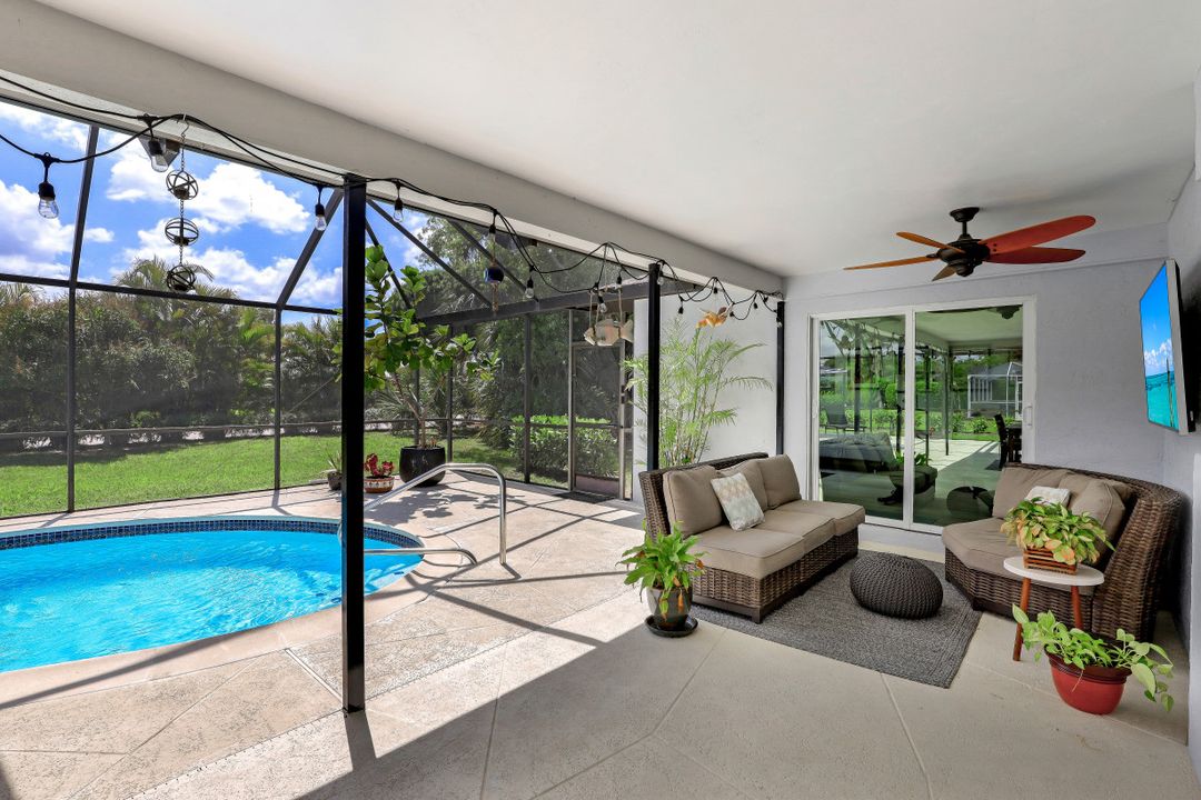 1010 Nottingham Dr, Naples, FL 34109