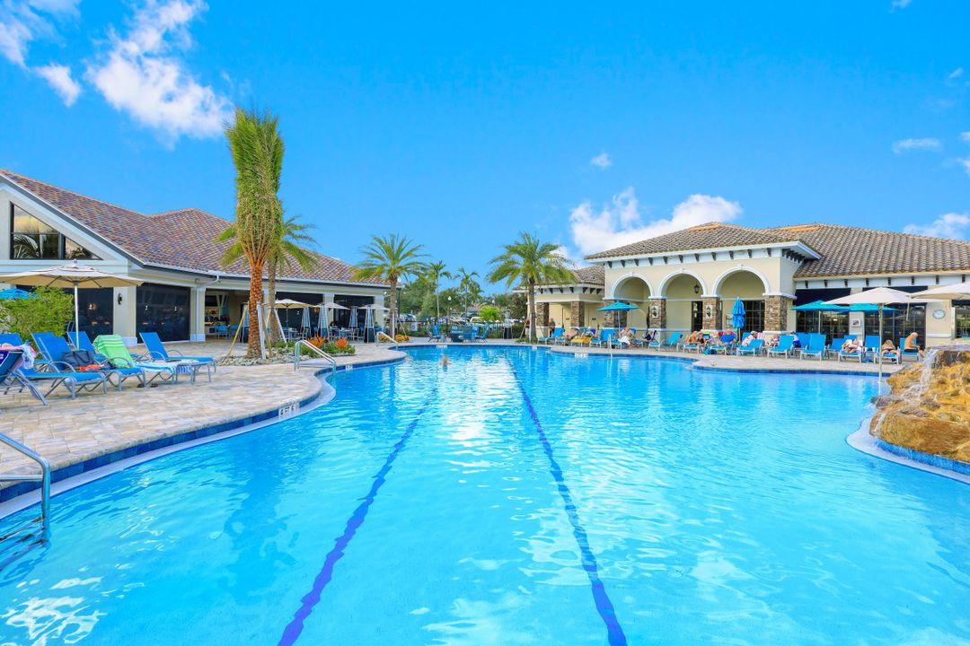 10498 Smoke House Bay Dr #201, Naples, FL 34120