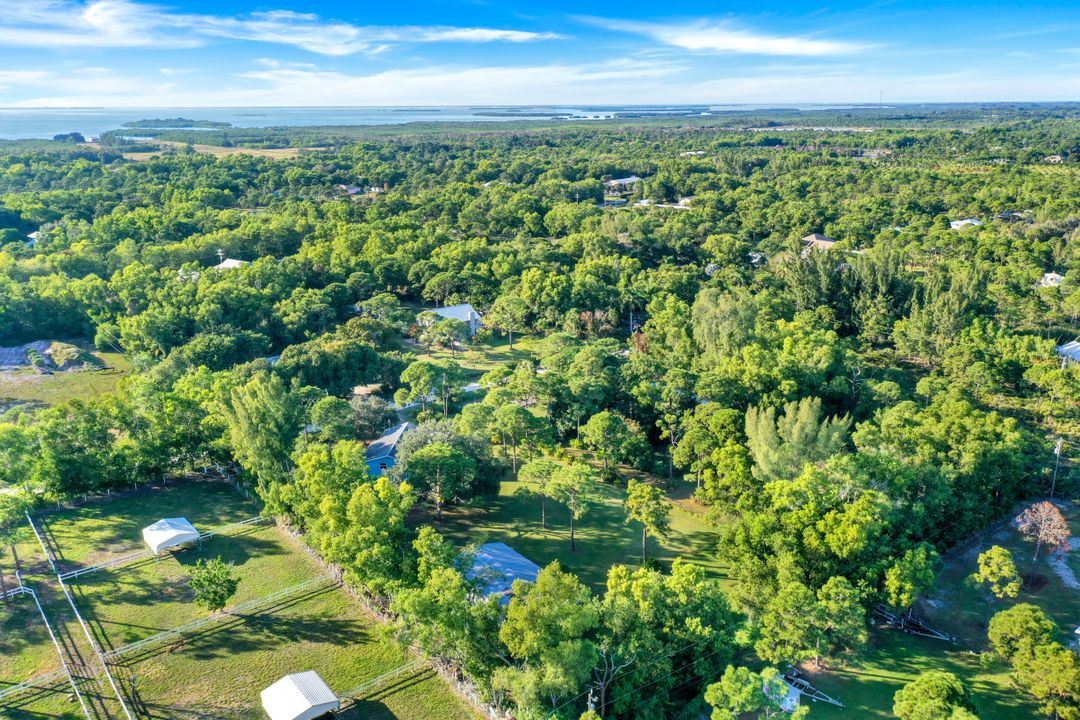 8642 Whispering Pines Dr, Saint James City, FL 33956