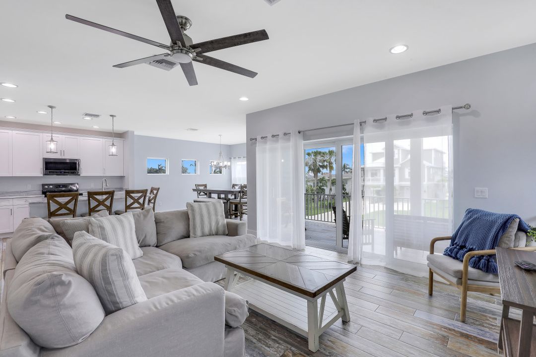 816 San Carlos Dr, Fort Myers Beach, FL 33931