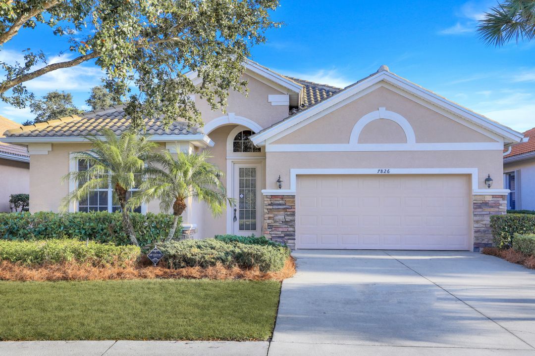 7826 Founders Cir, Naples, FL 34104