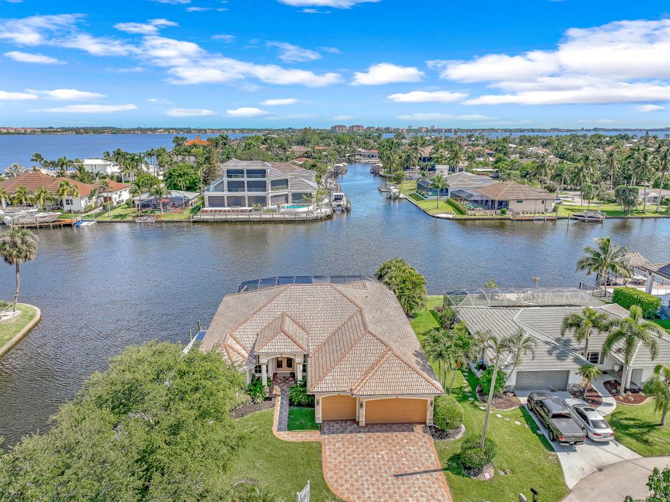 5360 Mikado Ct, Cape Coral, FL 33904