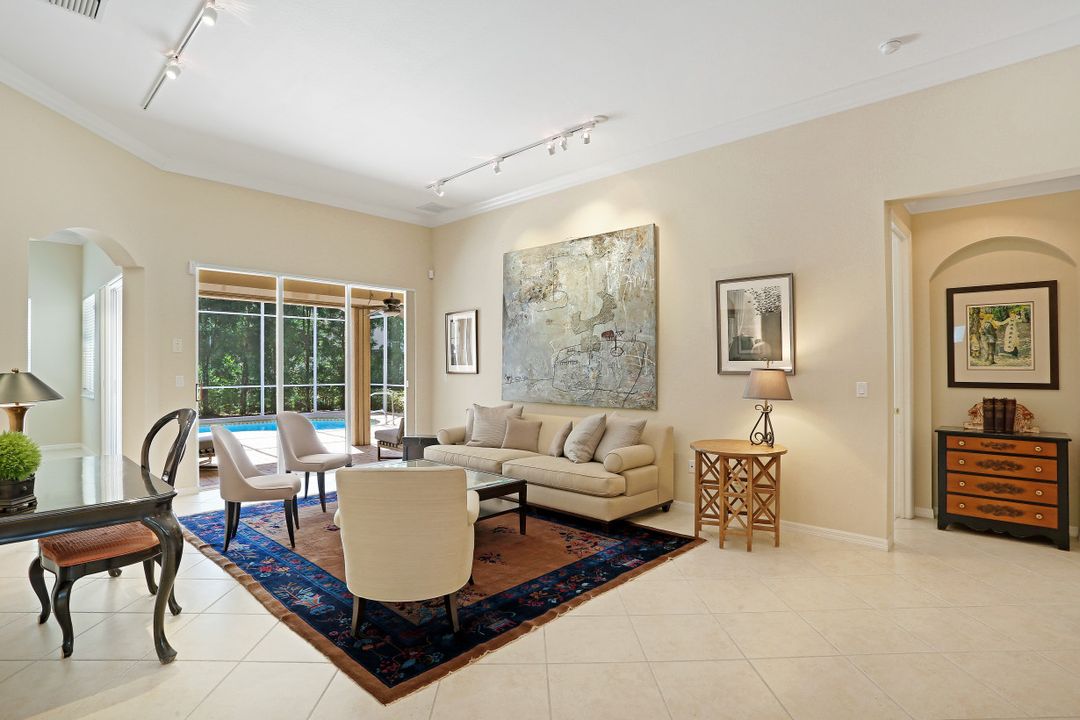 20490 Foxworth Cir, Estero, FL 33928