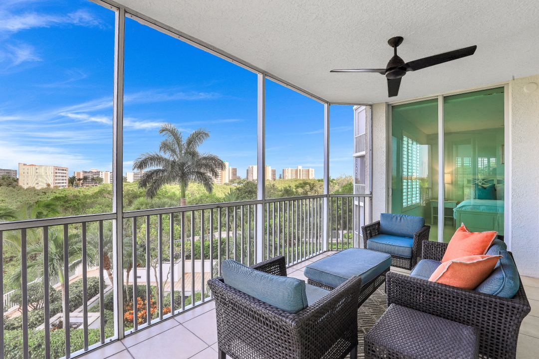 300 Dunes Blvd #Unit 305, Naples, FL 34110