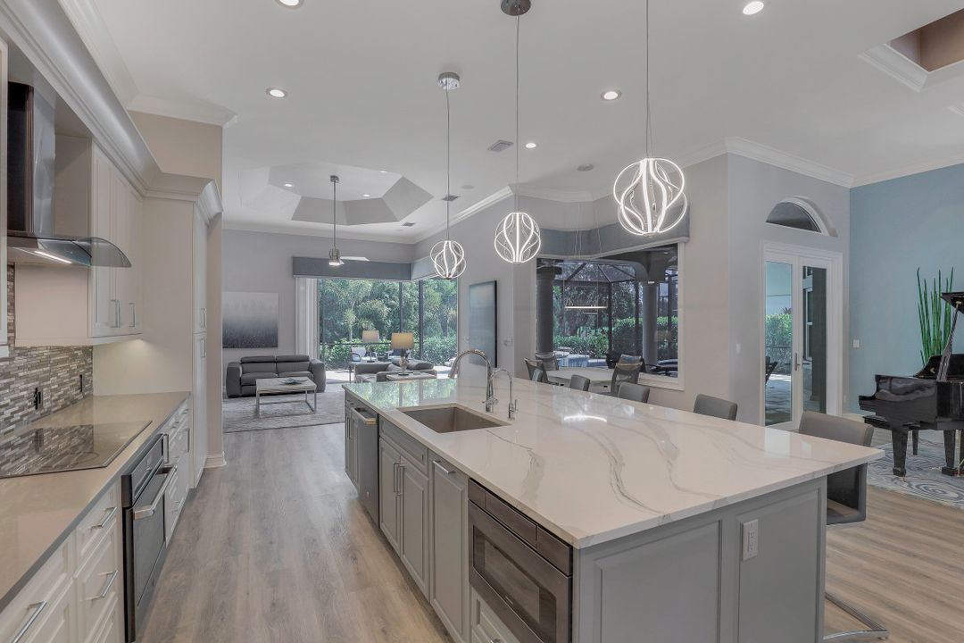 2790 Olde Cypress Dr, Naples, FL 34119