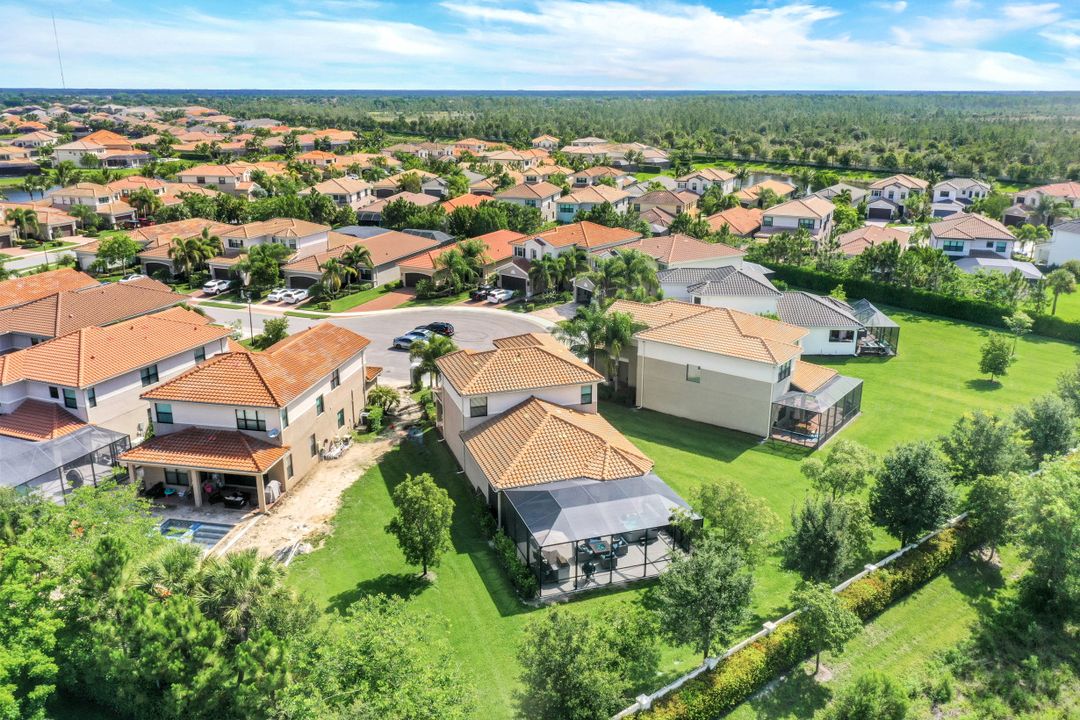 4167 Crescent Ct, Naples, FL 34119