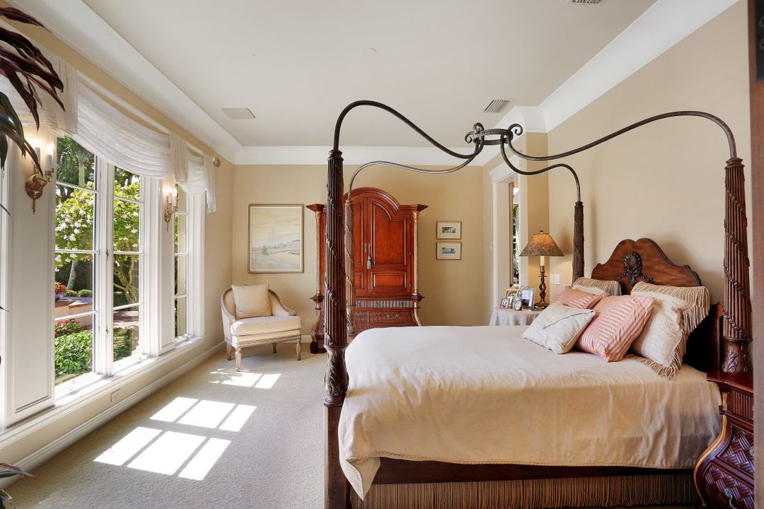 185 Cheshire Way, Naples, FL 34110