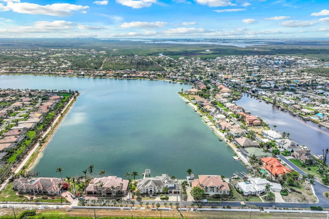 5930 Harborage Dr, Fort Myers, FL 33908