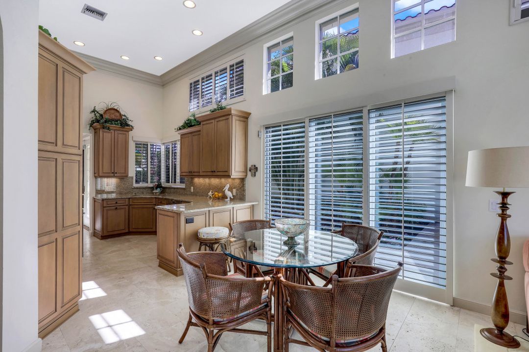 8089 Via Vecchia, Naples, FL 34108