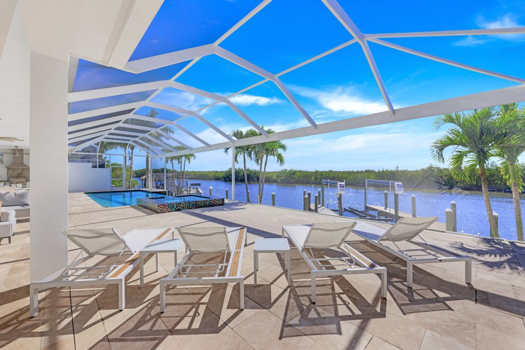 5210 SW 28th Pl, Cape Coral, FL 33914