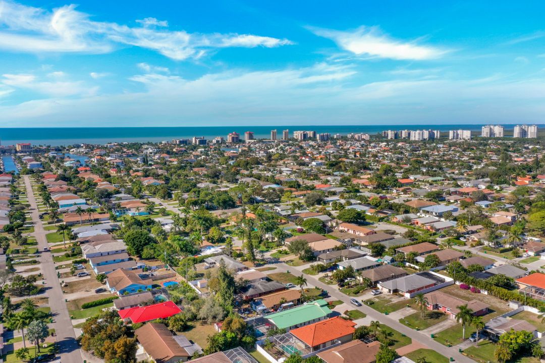 648 100th Ave N, Naples, FL 34108