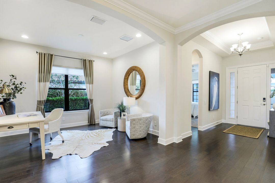 8815 Vaccaro Ct, Naples, FL 34119