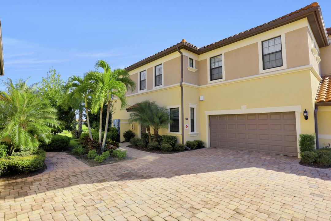 12041 Covent Garden Ct #2204, Naples, FL 34120