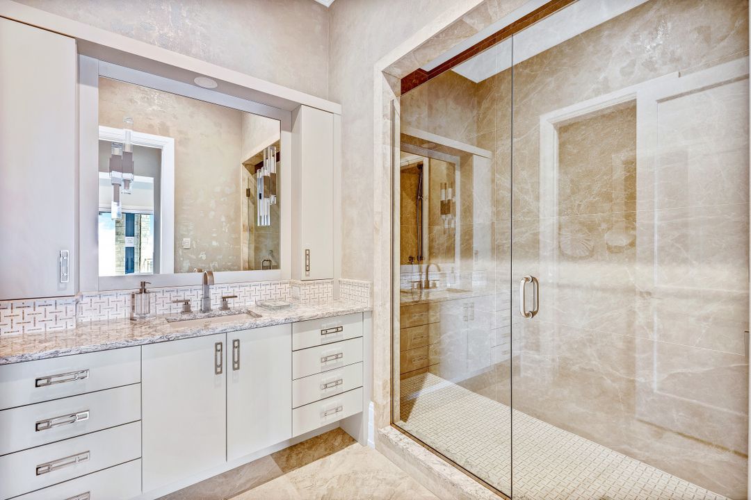 5603 Riverside Dr, Cape Coral, FL 33904