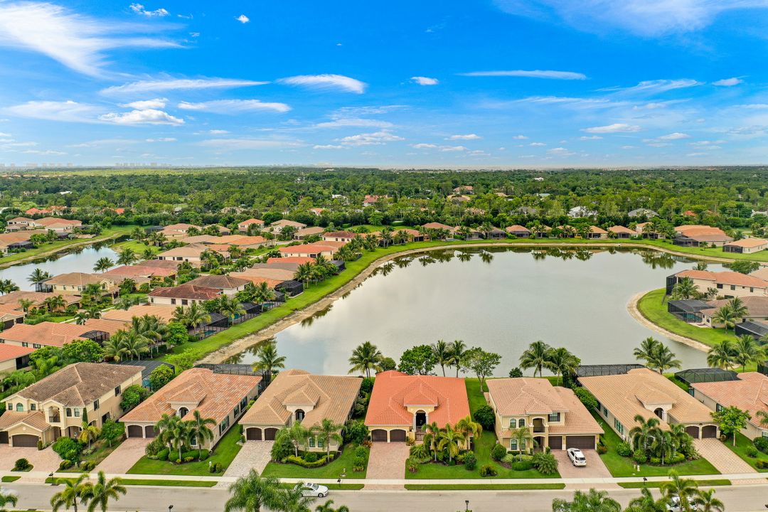 3883 Gibralter Dr, Naples, FL 34119