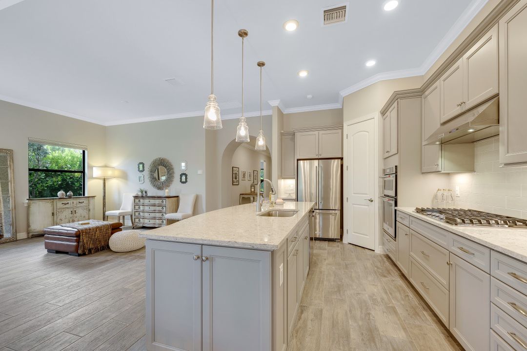 7273 Wilton Dr N, Naples, FL 34109