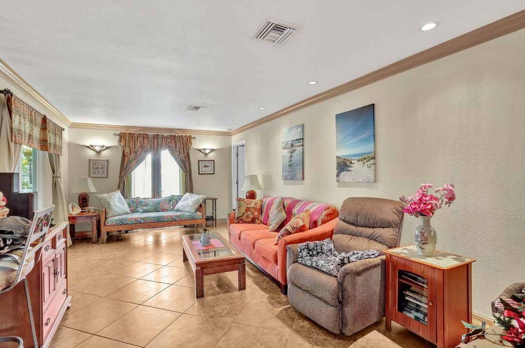 1803 SE 16th St, Cape Coral, FL 33990