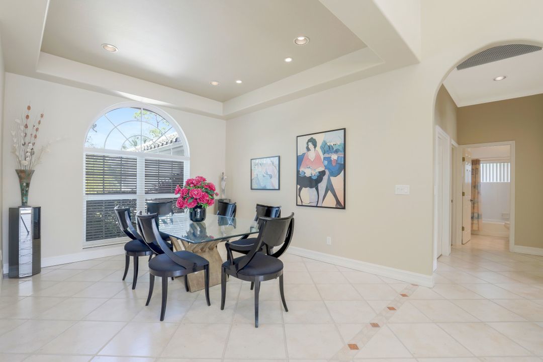 2104 Imperial Cir, Naples, FL 34110