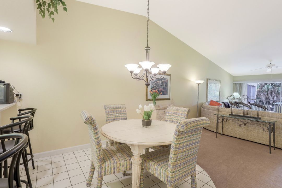 2305 Hidden Lake Dr #4, Naples, FL 34112