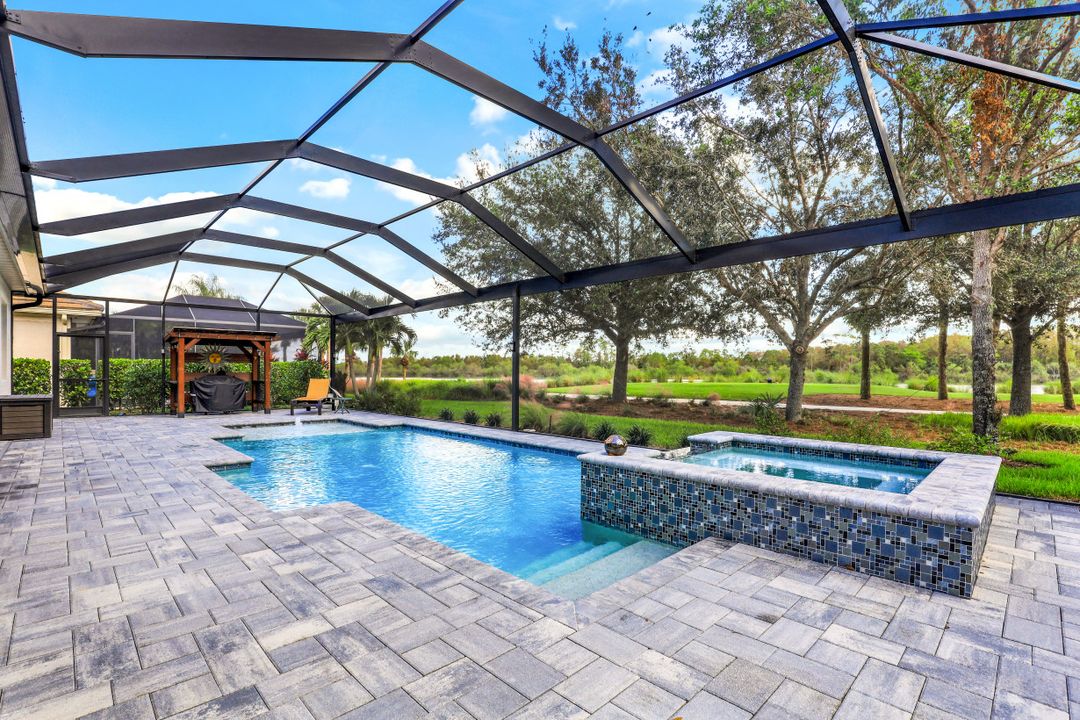 9795 Nickel Ridge Cir, Naples, FL 34120