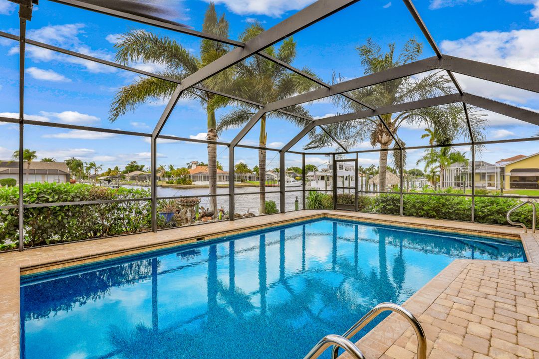 2811 SE 19th Pl, Cape Coral, FL 33904