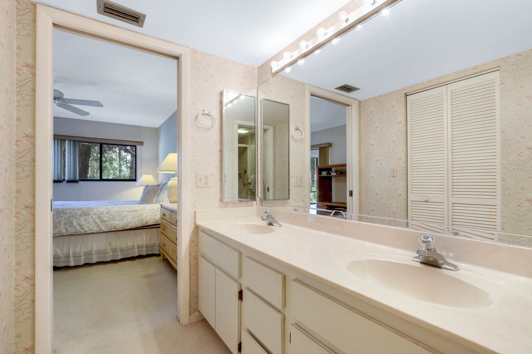 15330 Cedarwood Ln, Naples, FL 34110