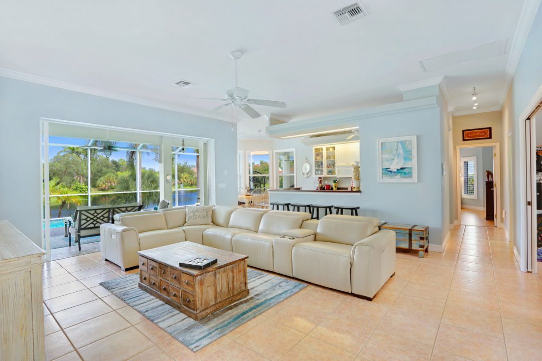 8708 S Lake Cir, Fort Myers, FL 33908