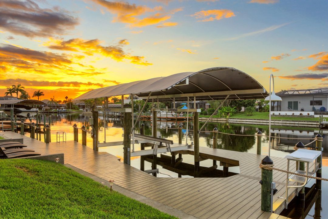 2405 SW 50th St, Cape Coral, FL 33914