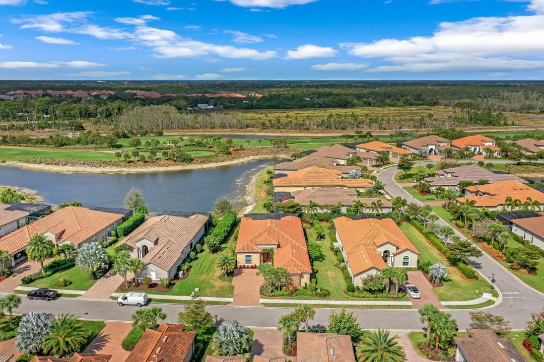 8651 Amour Ct, Naples, FL 34119