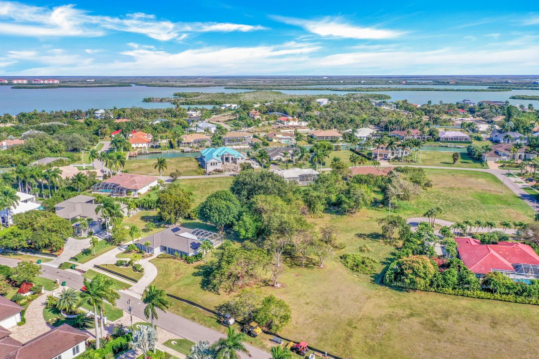 881 Inlet Dr, Marco Island, FL 34145