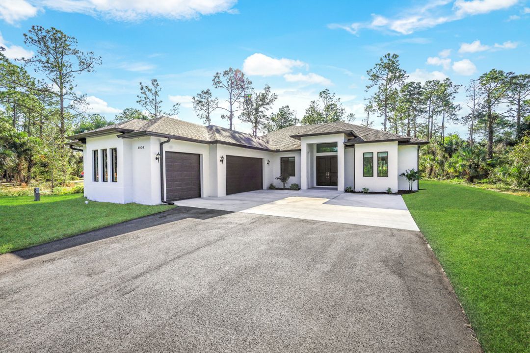 1030 22nd Ave NE, Naples, FL 34120