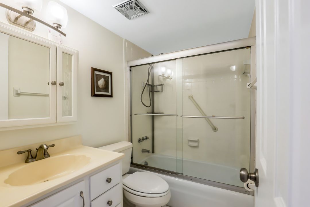 1100 Gulf Shore Blvd N #306, Naples, FL 34102