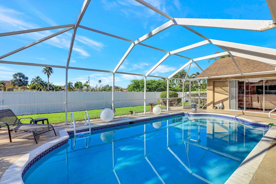 1922 Cape Coral Pkwy W, Cape Coral, FL 33914