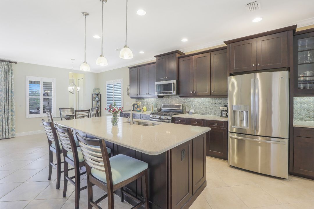 8542 Big Mangrove Dr, Fort Myers, FL 33908