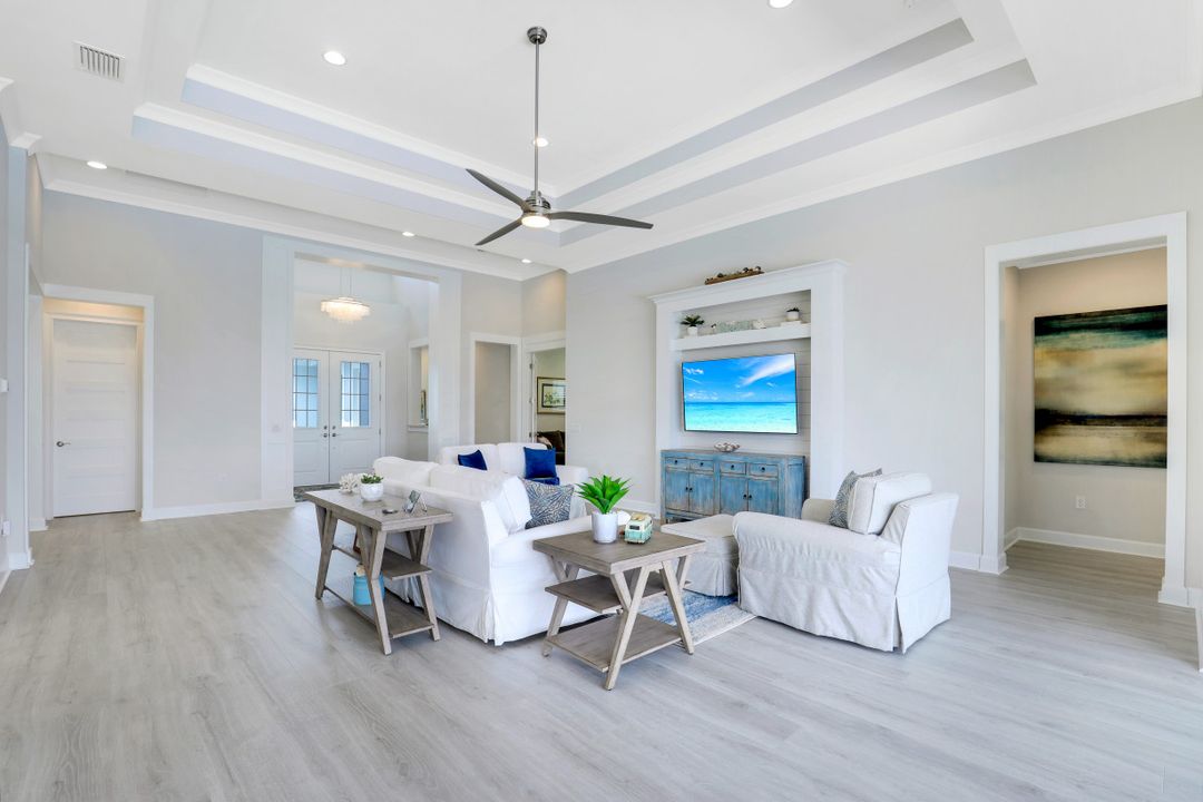5771 Clarendon Dr, Naples, FL 34113