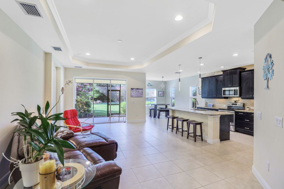 3771 Canopy Cir, Naples, FL 34120