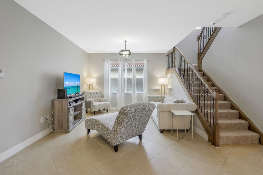 10313 Crepe Jasmine Ln, Fort Myers, FL 33913