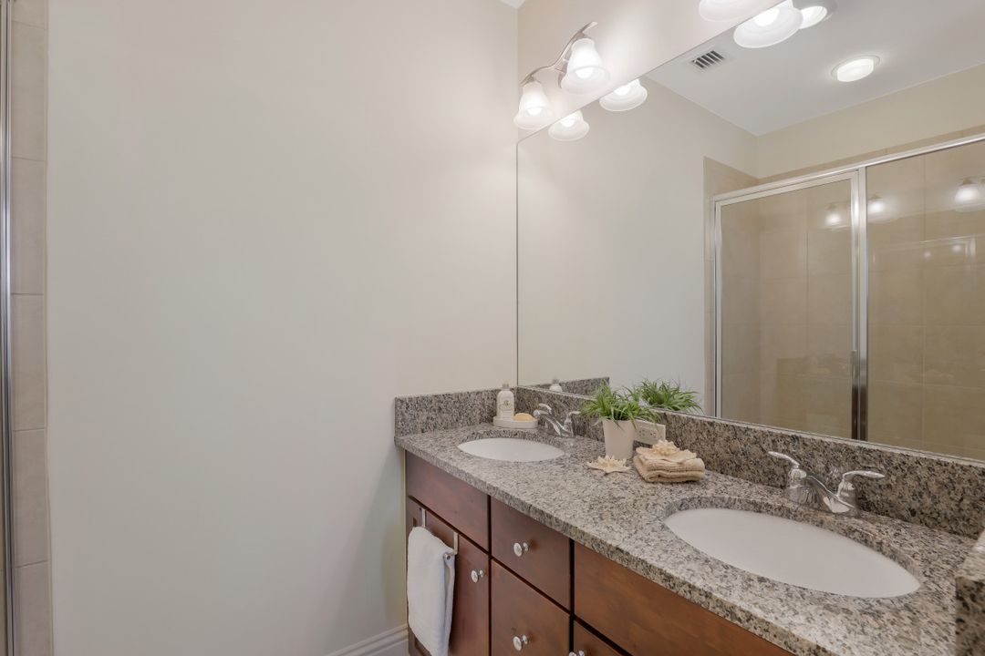 7915 Cordoba Pl, Naples, FL 34113