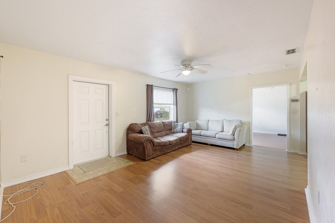 1209 Biscayne Dr, Cape Coral, FL 33909