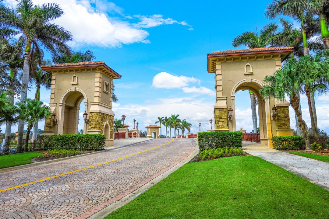 9517 Avellino Wy #2222, Naples, FL 34113