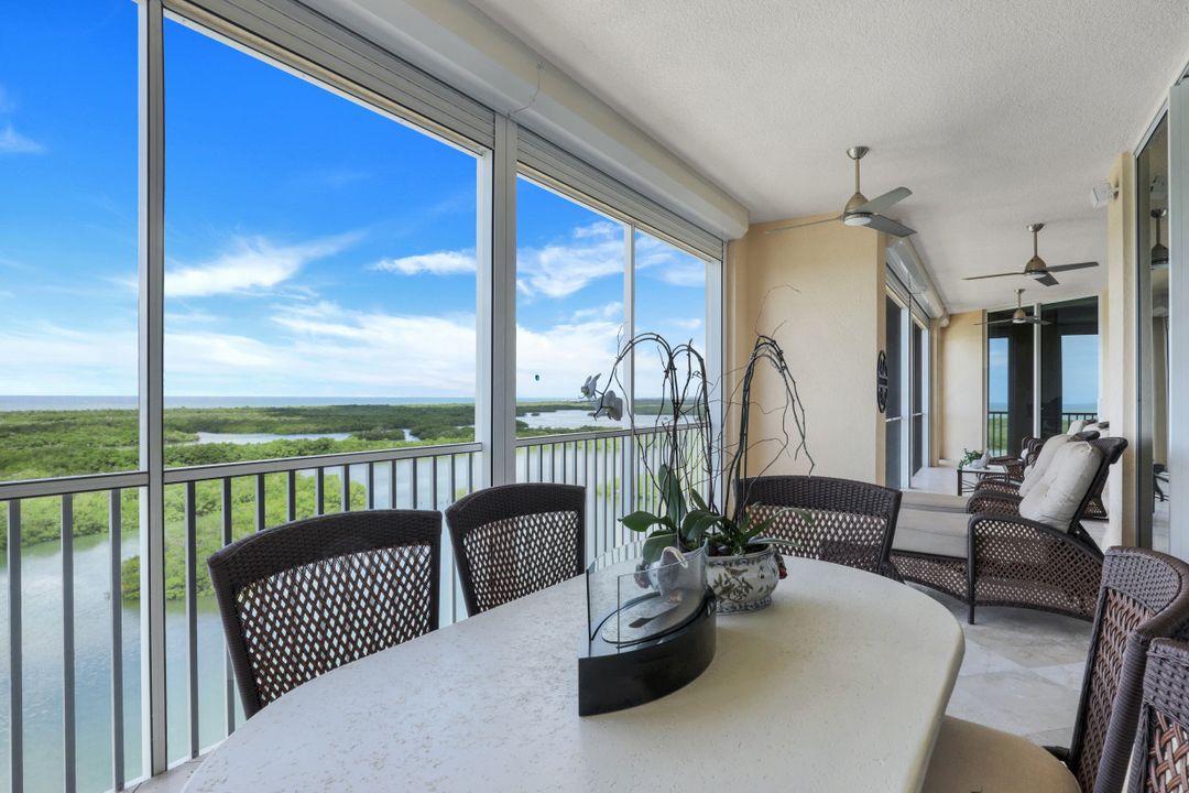 435 Dockside Dr #PH-02, Naples, FL 34110